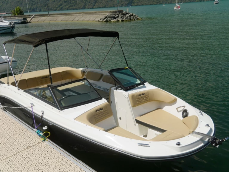 Location Bateau à moteur Sea Ray avec permis