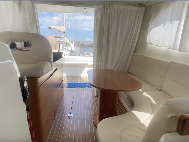 Bateau à moteur à louer à Funchal (Sé) au meilleur prix
