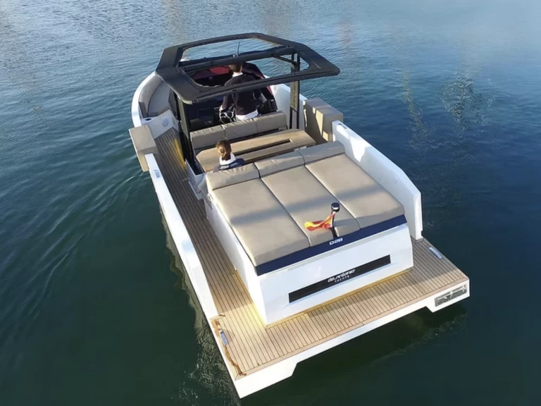 Bateau à moteur à louer à Sag Harbor au meilleur prix