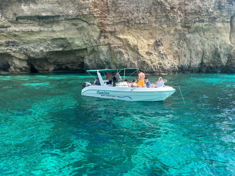 Location Bateau à moteur Gaia avec permis