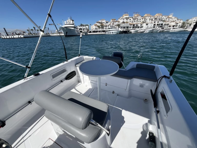 Location Bateau à moteur à Puerto Deportivo de Lujo en Marbella - voraz 500