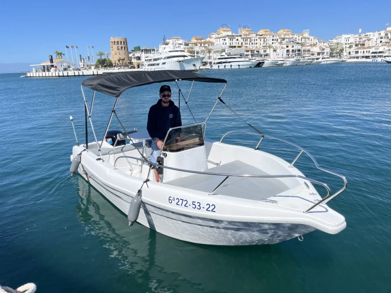 Location bateau voraz 500 à Puerto Deportivo de Lujo en Marbella sur Samboat