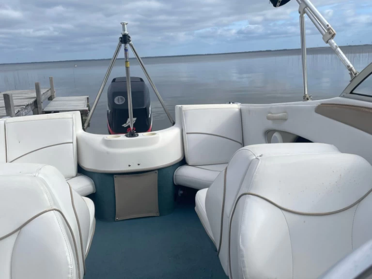 Louer Bateau à moteur avec ou sans skipper Bayliner à Biscarrosse