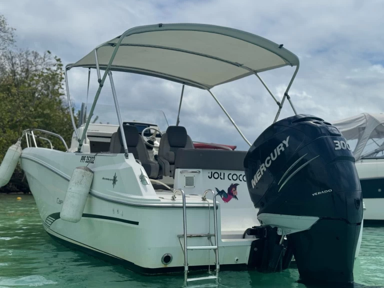 Bateau à moteur à louer à Pointe-à-Pitre au meilleur prix