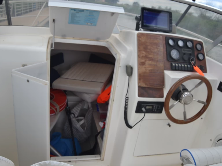 Bateau à moteur à louer à Palavas-les-Flots au meilleur prix