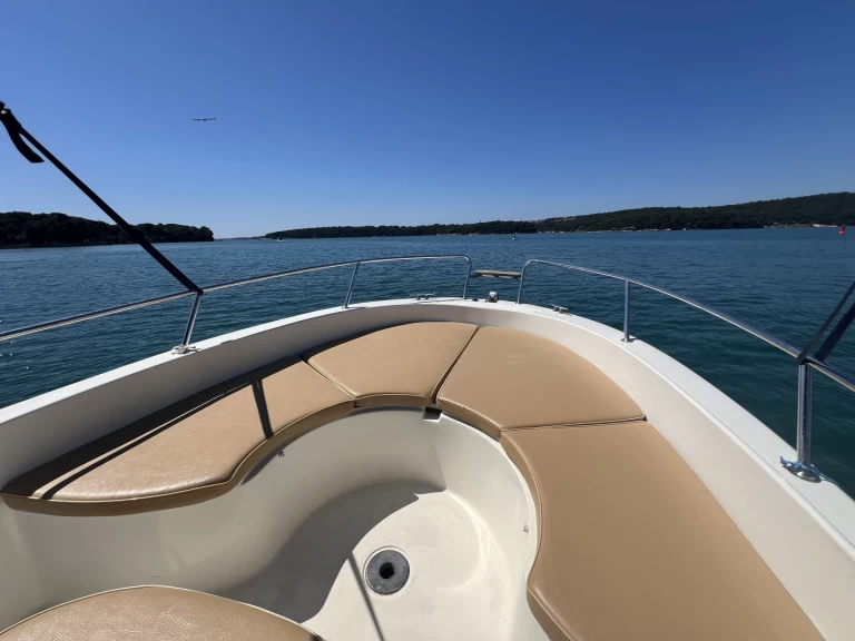Louer Bateau à moteur avec ou sans skipper Marea à Medulin