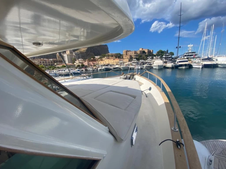 Location Bateau à moteur c&l marine corporation avec permis