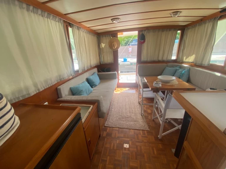 Louez un c&l marine corporation europa 40 à Palerme