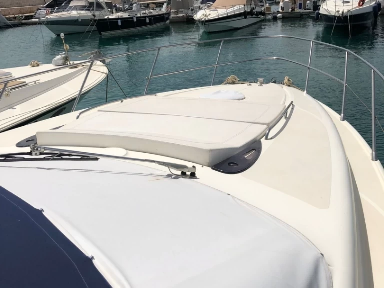 Location à Polignano a Mare - Azimut Atlantis 47 sur SamBoat