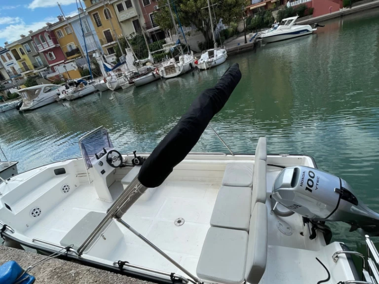 Bateau à moteur à louer à Port Saplaya au meilleur prix