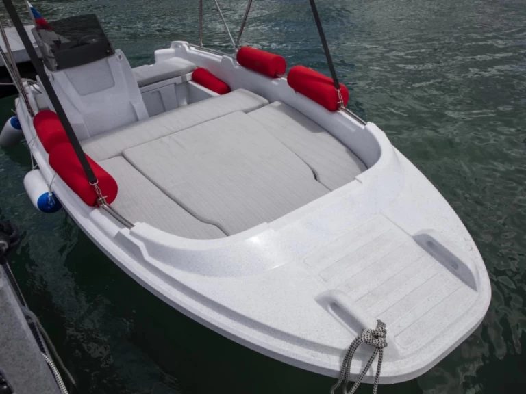 Location Bateau à moteur à Mandelieu-la-Napoule - ROTO 450S