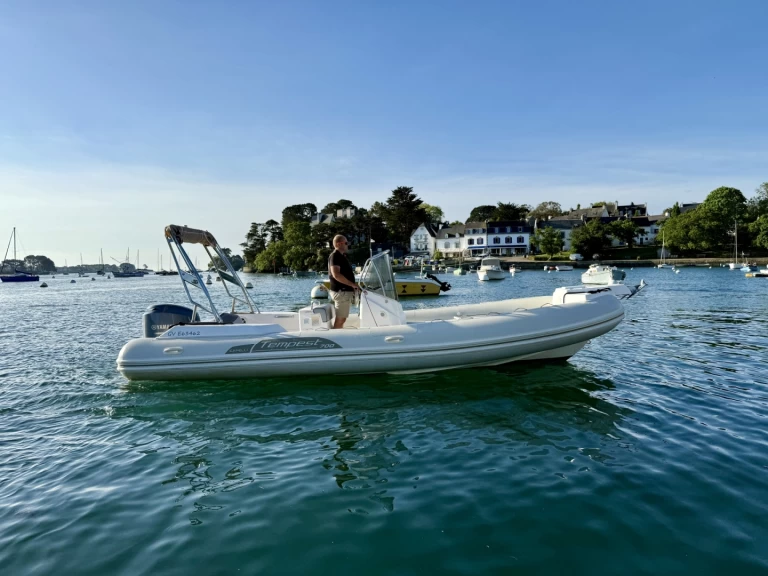 Semi-rigide à louer à Port de Sainte-Marine au meilleur prix