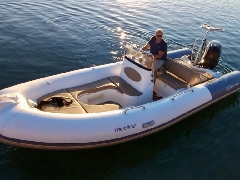 Location à Port de Sainte-Marine - Zodiac Medline 650 sur SamBoat