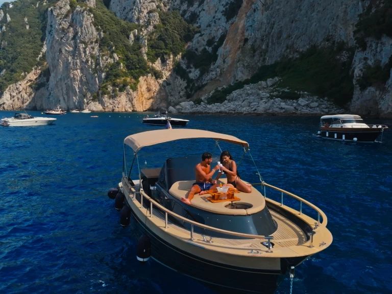 Nautica Esposito Positano 32 a louer à Capri