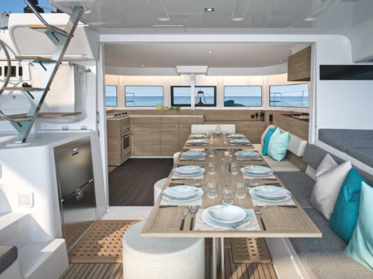 Location bateau Le Marin pas cher Lagoon 43