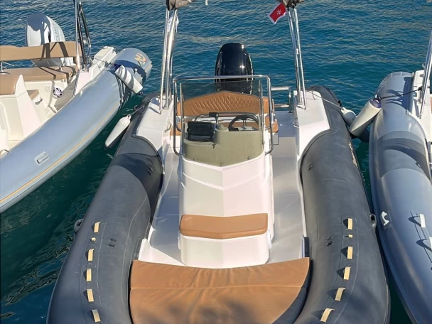 Location Semi-rigide Capelli avec permis