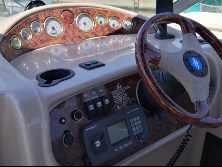 Location à Scey-sur-Saône-et-Saint-Albin - Four Winns Vista 268 sur SamBoat