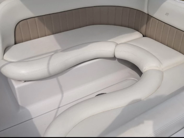 Louez un Four Winns Vista 268 à Scey-sur-Saône-et-Saint-Albin