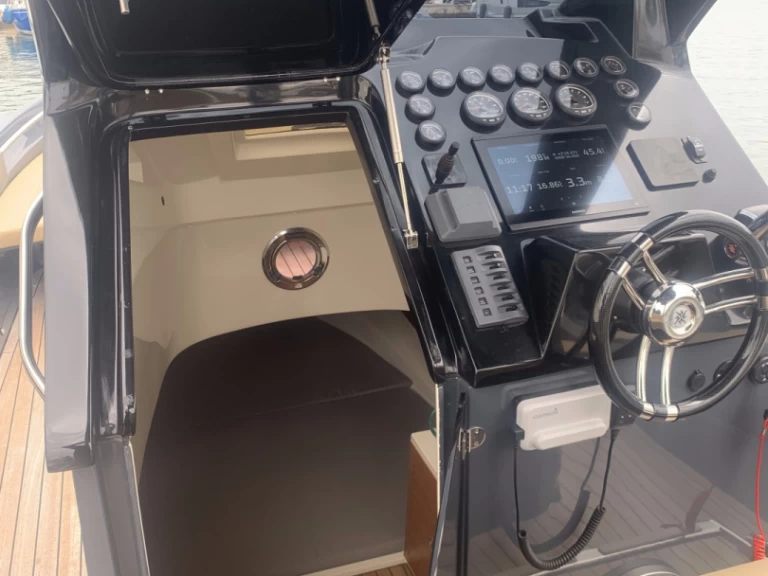 Location bateau Port Grimaud pas cher Envy 1100