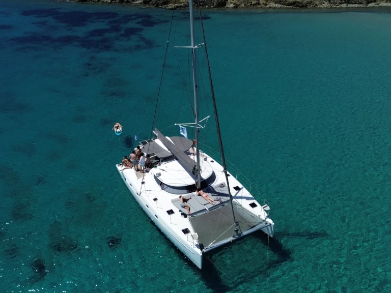 Louer Catamaran avec ou sans skipper Fountaine Pajot à Toúrlos