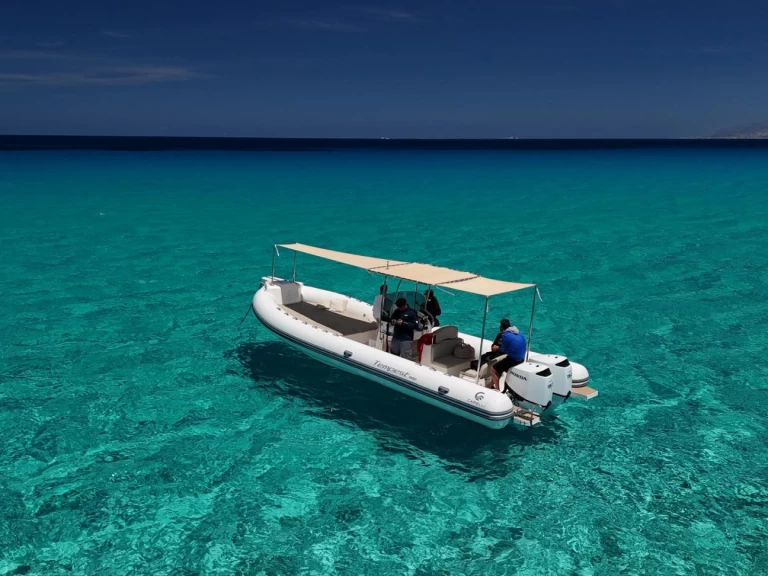 Semi-rigide à louer à Trapani Port au meilleur prix