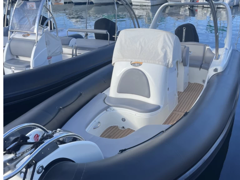 Location Semi-rigide à Porto-Vecchio - Zodiac Medline III