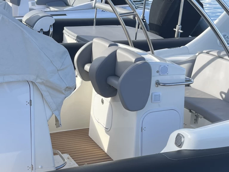Location bateau Zodiac Medline III à Porto-Vecchio sur Samboat