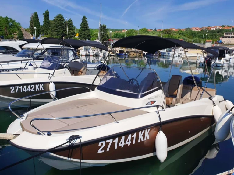 Location Bateau à moteur Quicksilver avec permis