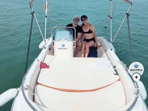 Louer Bateau à moteur avec ou sans skipper Astec à Es Canutells