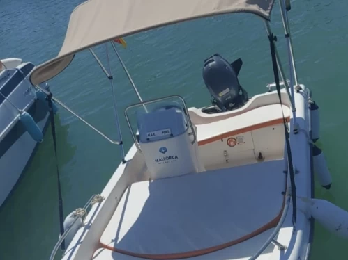 Location Bateau à moteur Astec avec permis