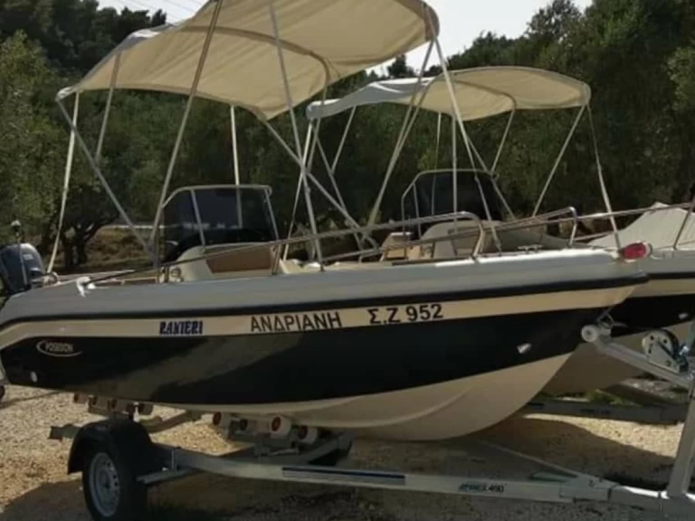 Location Bateau à moteur Ranieri avec permis