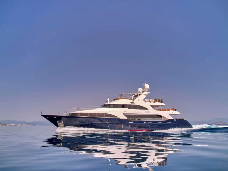 Benetti OPTION B a louer à Athènes