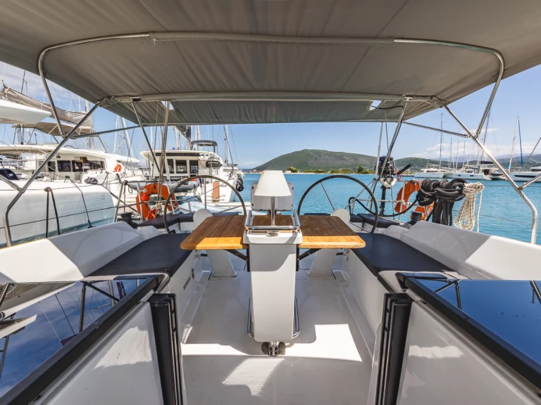 Louer Voilier avec ou sans skipper Hanse à Lefkáda
