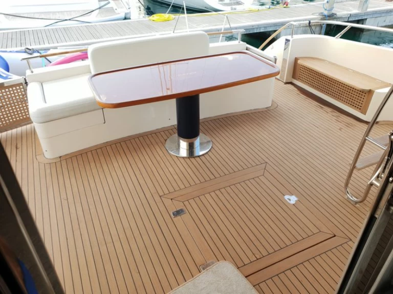 Louez un Riva Riva Dolcevita 70 Super - 3 + 1 cab. à Novigrad