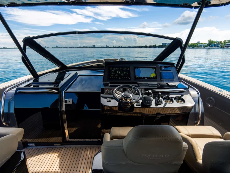 Location bateau Pardo Yachts FULL POP à Montauk sur Samboat