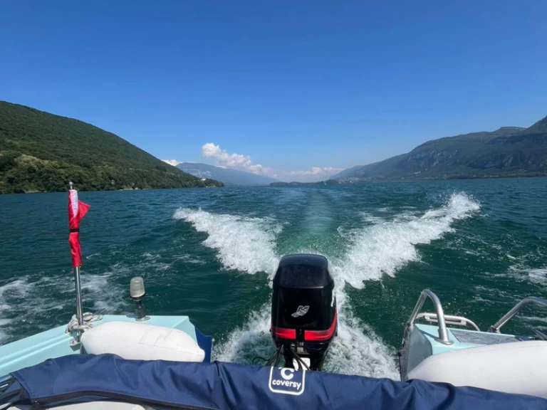 Louer Bateau à moteur avec ou sans skipper Glastron à Conjux