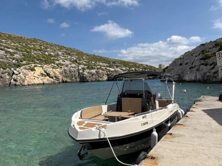 Location Bateau à moteur à Sliema - Nireus Nirues cl620