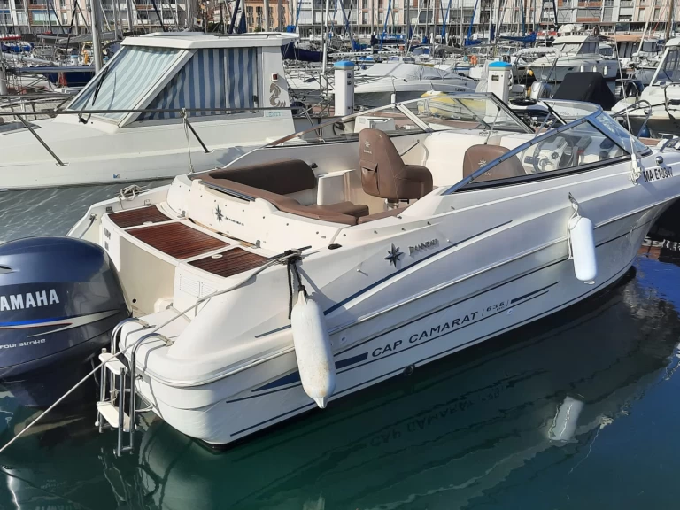 Location Bateau à moteur Jeanneau avec permis