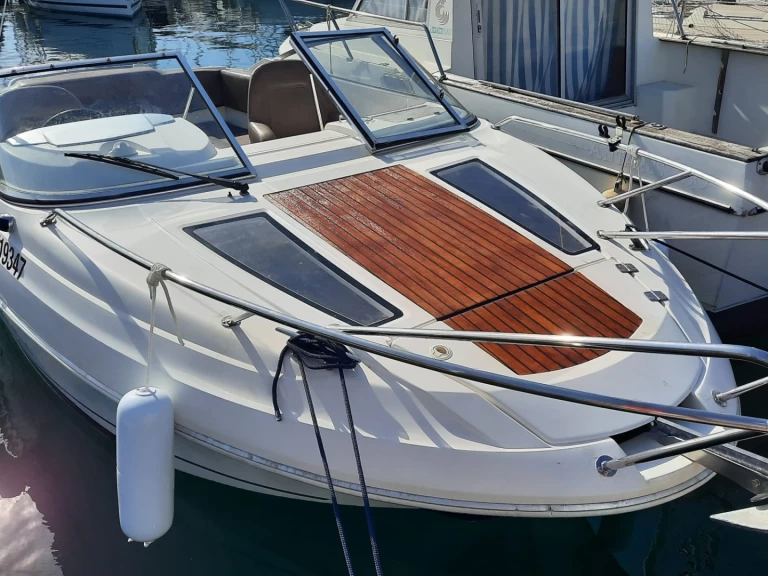 Location bateau Toulon pas cher Cap Camarat 6.5 CC Serie 2