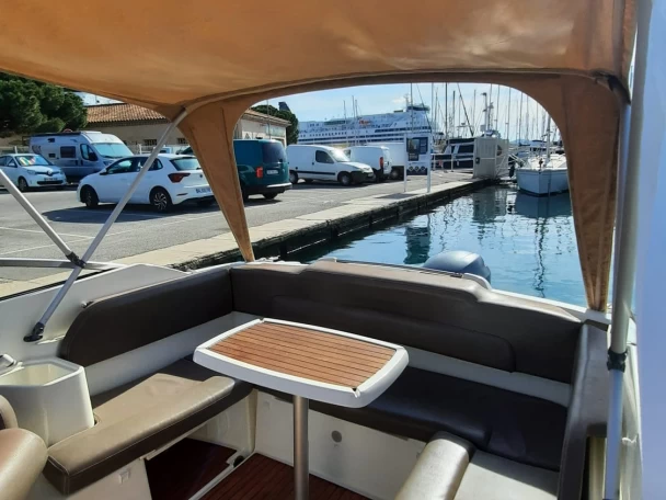 Location Bateau à moteur à Toulon - Jeanneau Cap Camarat 6.5 CC Serie 2