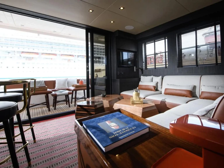 Louez un HOUSE OF HÜTTER GOLDFINGER à Ibiza (Ville)