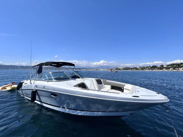 Location Bateau à moteur Four Winns avec permis