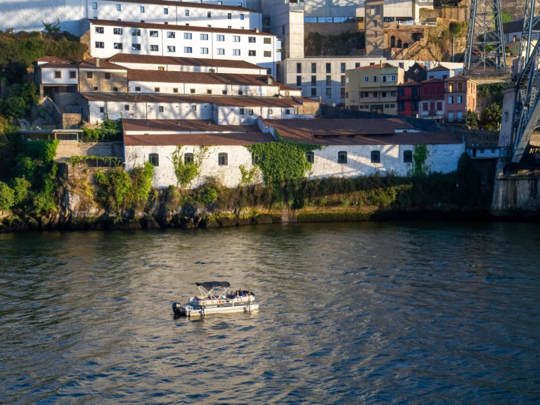 Bateau à moteur à louer à Porto au meilleur prix