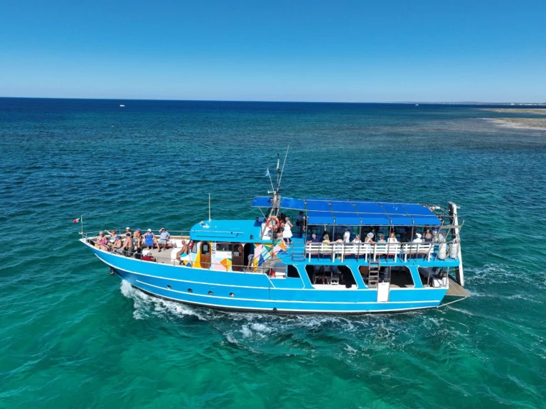 Location Yacht à Porto Cesareo - Motonave  Santa Maria