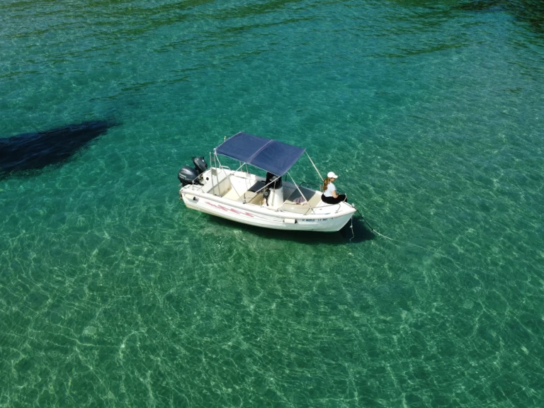 Bateau à moteur à louer à Zakynthos au meilleur prix