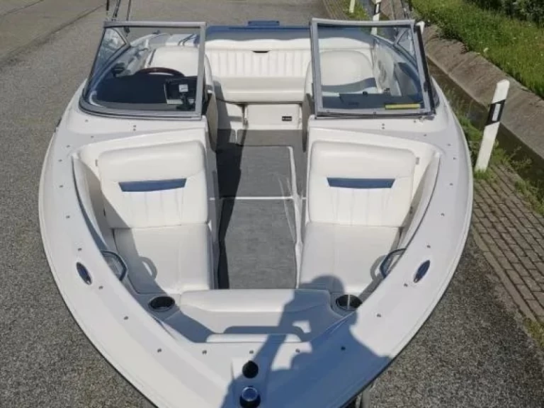 Location Bateau à moteur à Heidelberg - Régal Regal 1900