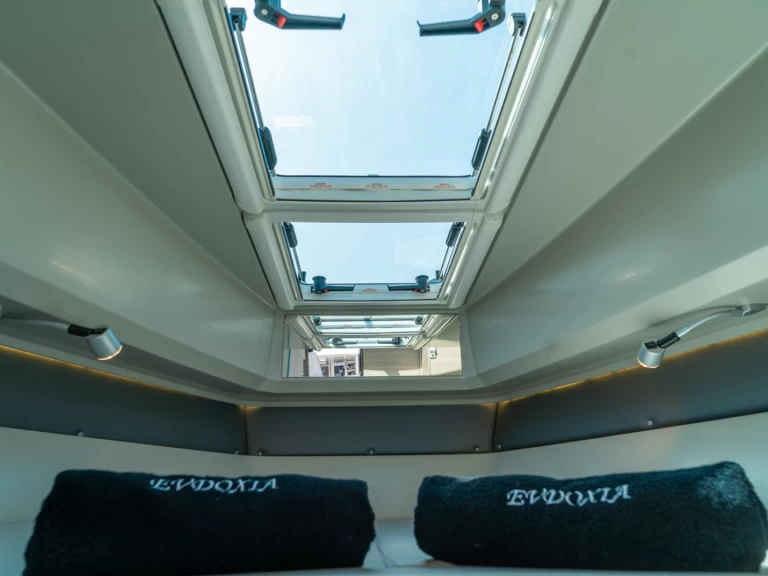 Location Bateau à moteur à Ellinikó - Saxdor Saxdor 320 GTC