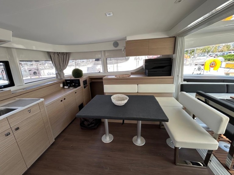 Louer Catamaran avec ou sans skipper Lagoon à Athènes