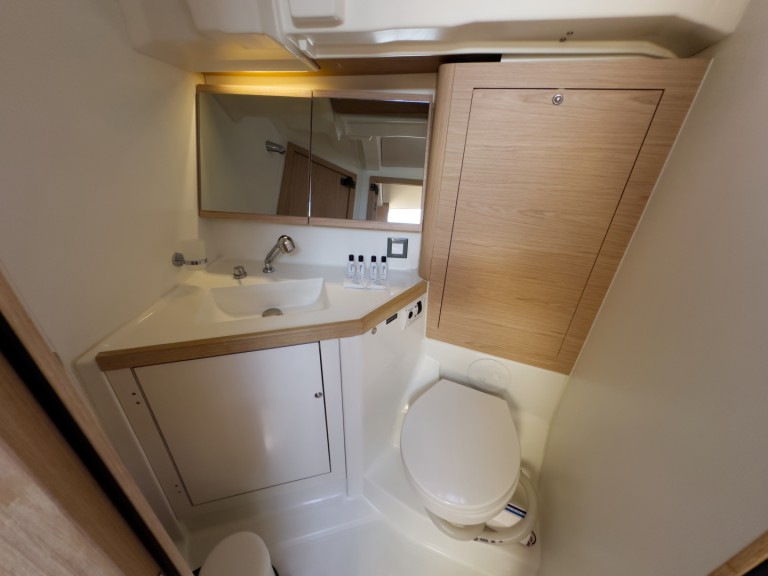 Location bateau Bénéteau Oceanis 46.1 à Álimos sur Samboat