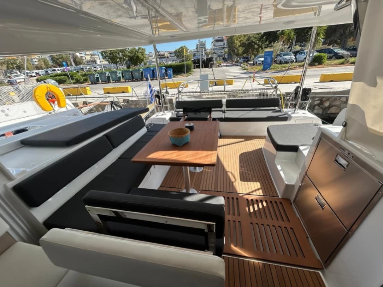 Location Catamaran à Athènes - Lagoon Lagoon 43